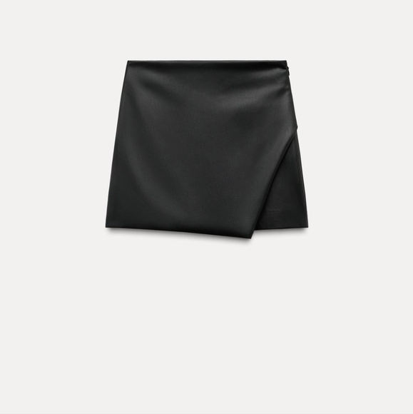 Zara Black Mini Pencil Shorts with Asymmetrical Wrap Style for Work